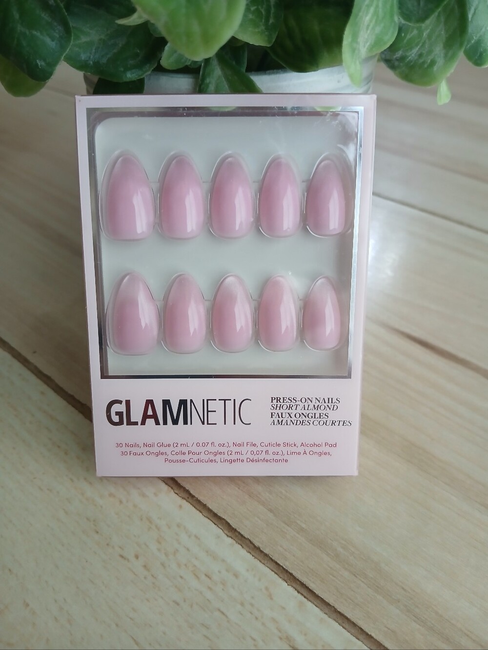 NIB Glamnetic Press On Nails ~ Lovers Blush A Velvet Pink